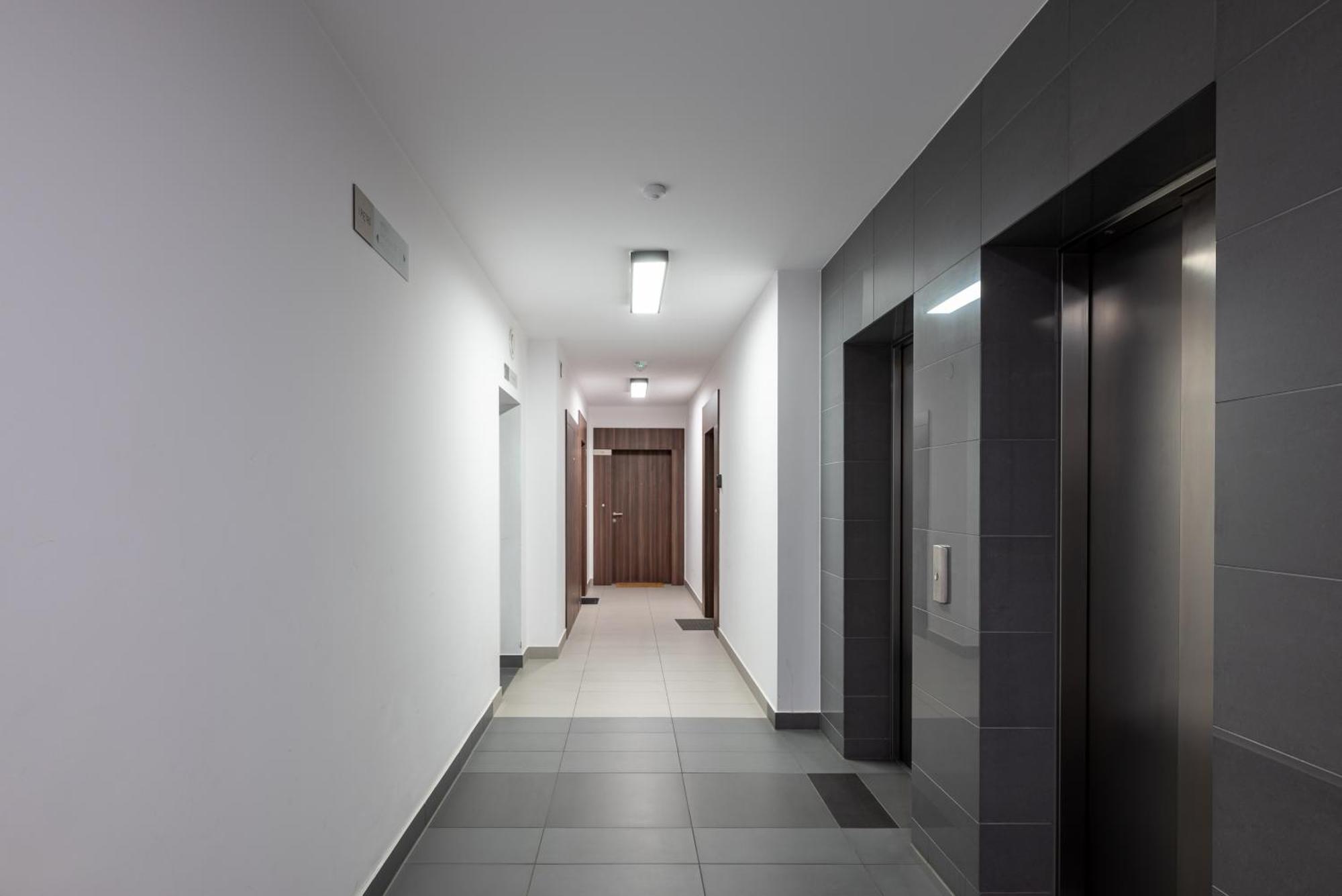 Metro Plocka Cosy Apartment Varsovia Exterior foto